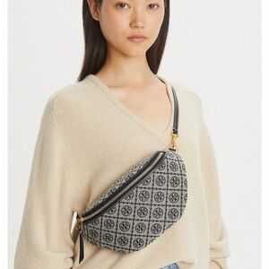 T Monogram Jacquard Belt Bag / Tory Burch